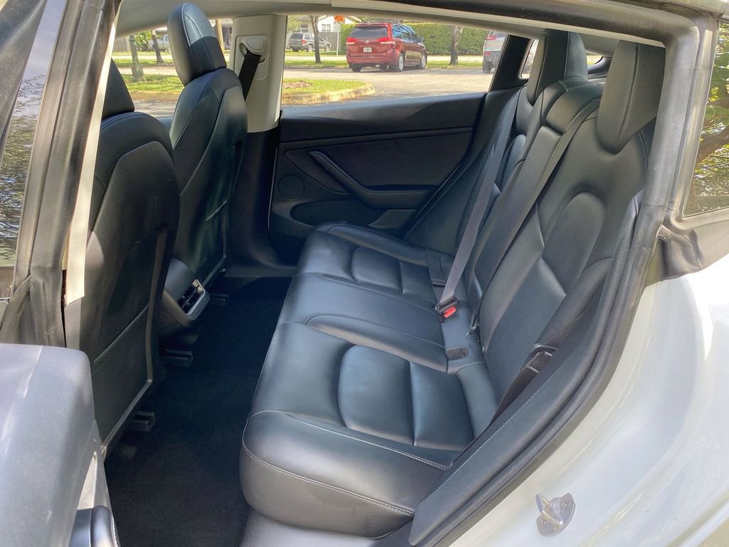 Used 2021 Tesla Model 3 Standard Range Plus image 34