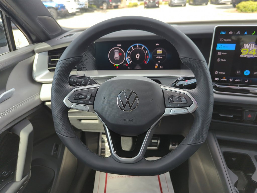 New 2025 Volkswagen Tiguan SE R-Line image 22