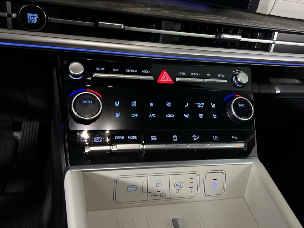 Used 2024 Hyundai Santa Fe Limited image 21