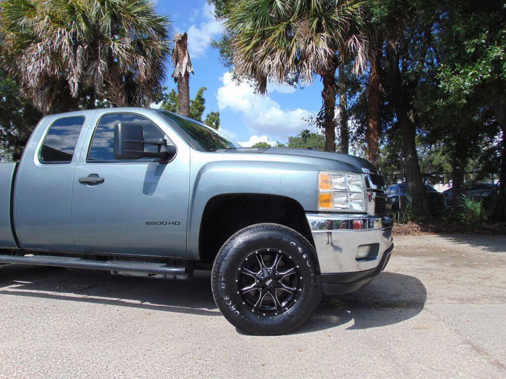 Used 2013 Chevrolet Silverado 2500 LT w/ Interior Plus Package image 2