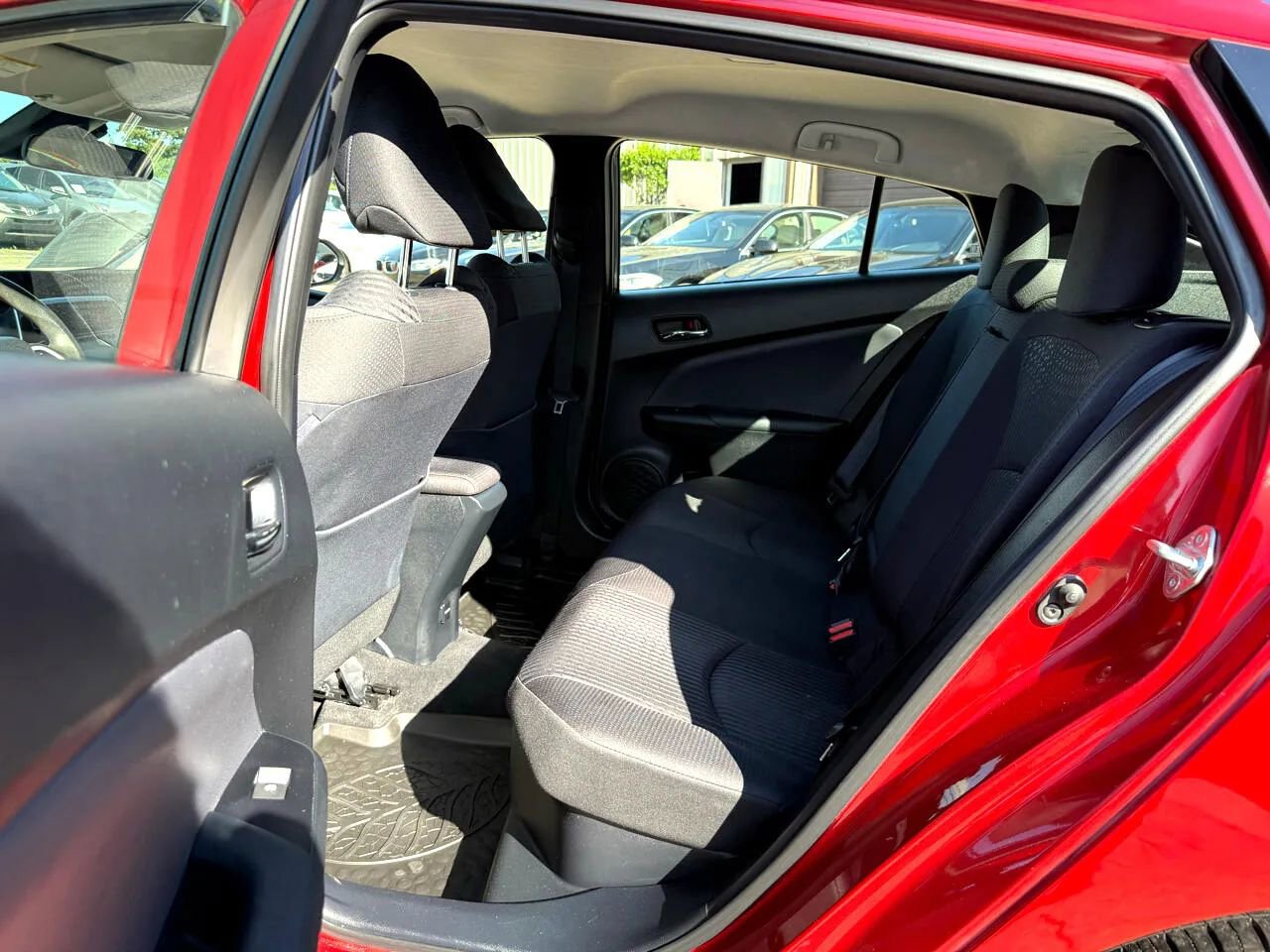 Used 2017 Toyota Prius FWD image 23