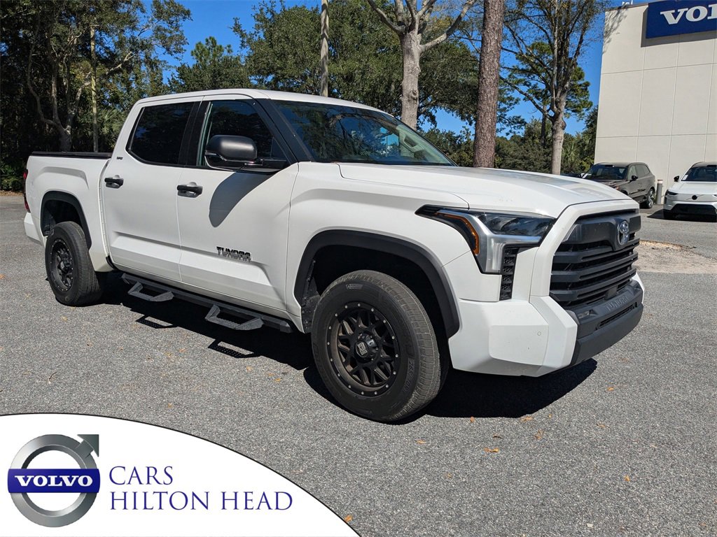Used 2022 Toyota Tundra SR5 w/ SR5 Convenience Package image 1