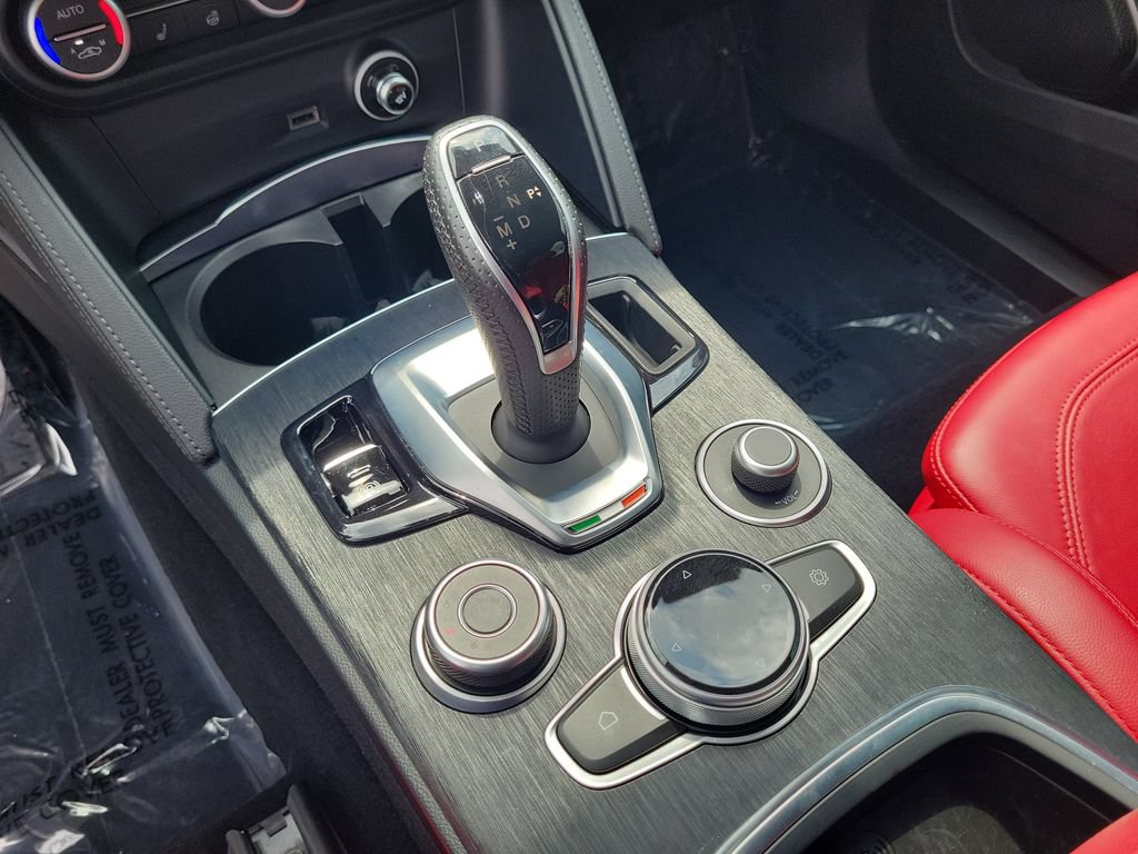 Used 2022 Alfa Romeo Stelvio Sprint RWD image 26