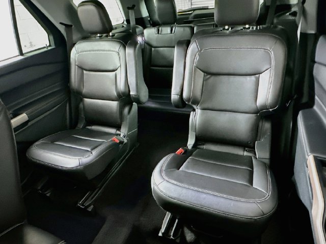 Used 2023 Ford Explorer XLT w/ Equipment Group 202A RWD image 11
