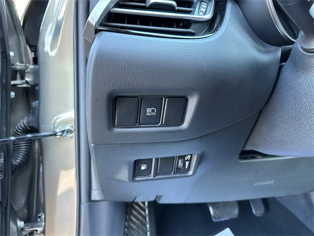 Used 2021 Toyota C-HR LE image 21