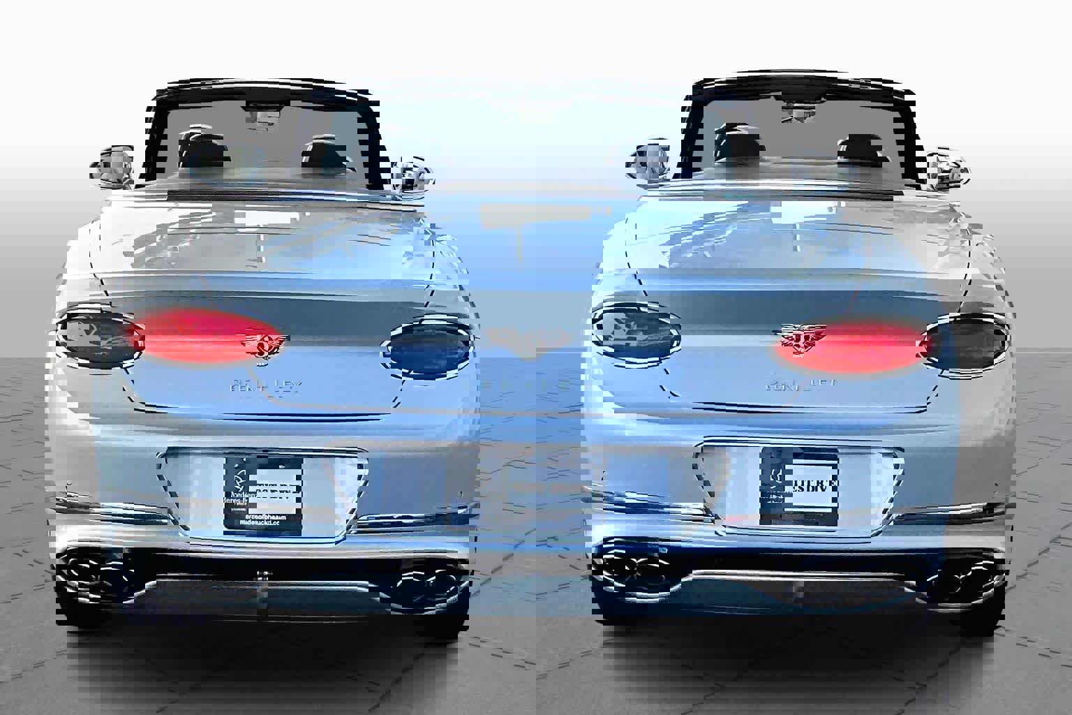 Used 2023 Bentley Continental GT Azure image 4