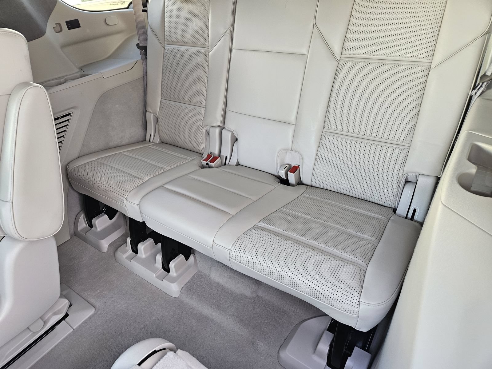 Used 2021 Cadillac Escalade Premium Luxury Platinum AWD/4WD image 34