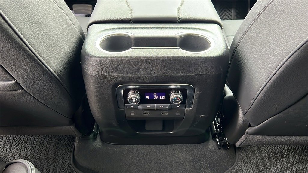 Used 2025 GMC Yukon Denali image 37