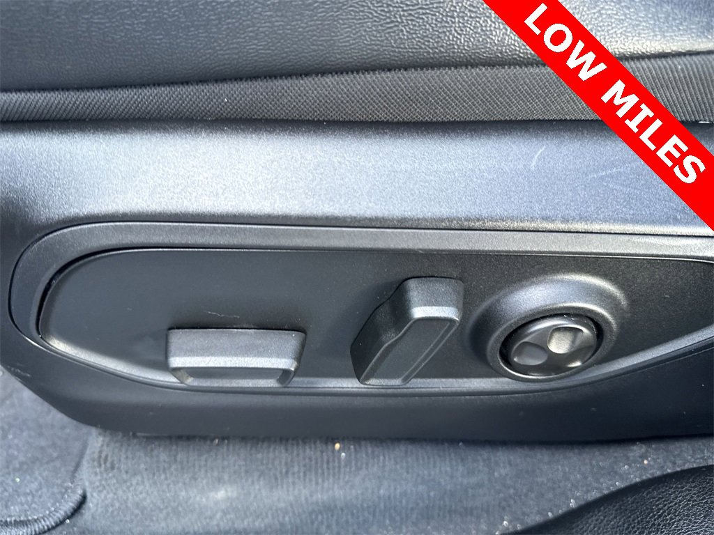 Used 2024 Jeep Grand Cherokee Limited w/ Black Appearance Package image 18