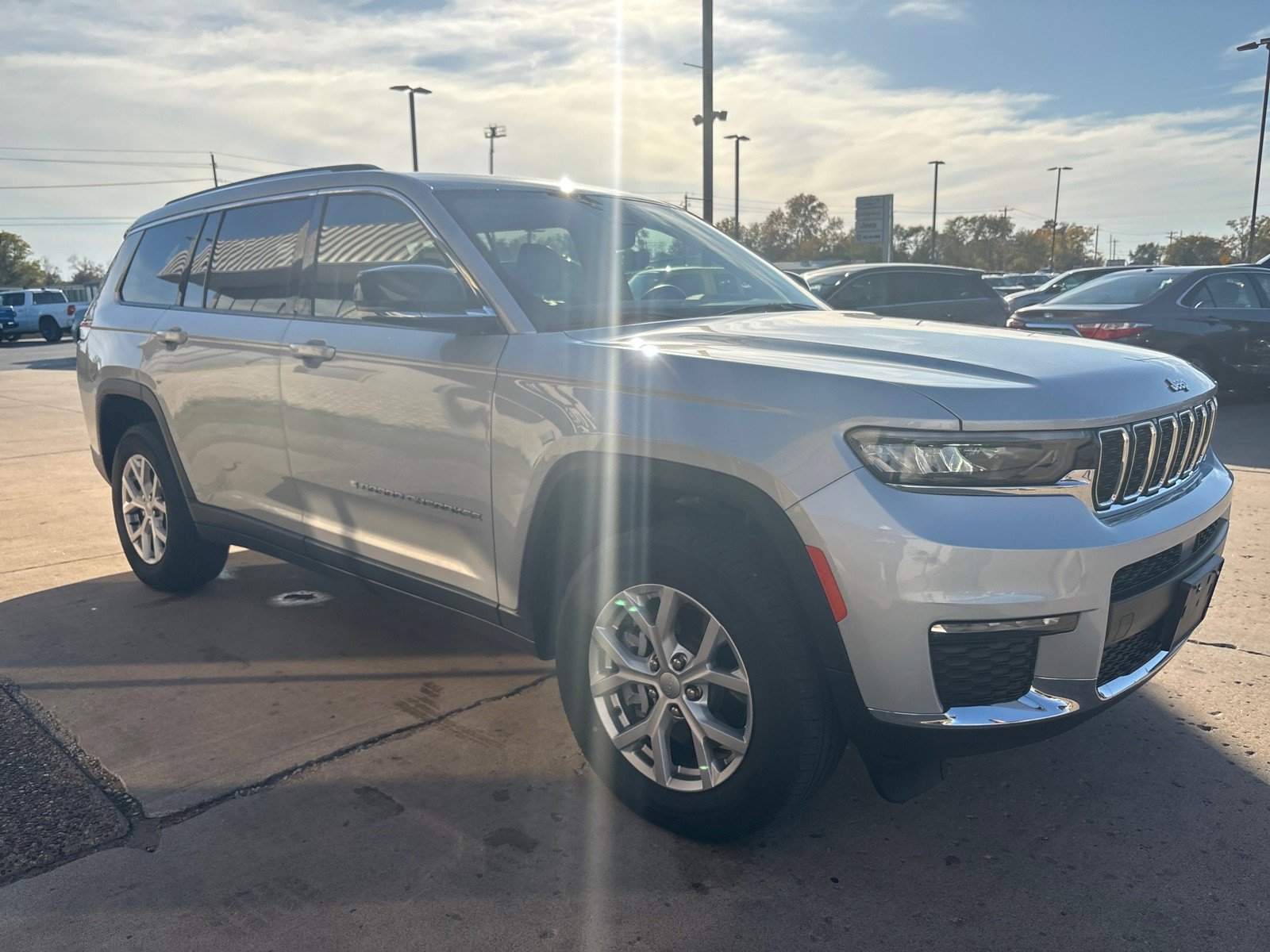 Used 2021 Jeep Grand Cherokee L Limited image 9