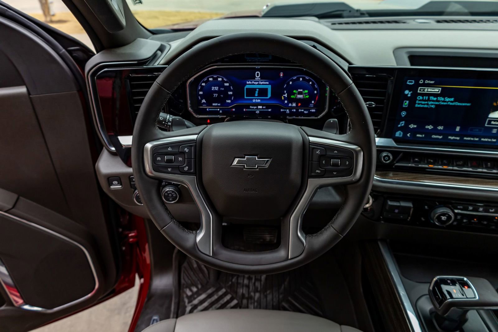 Used 2024 Chevrolet Silverado 1500 LT Trail Boss w/ LT Trail Boss Premium Package AWD/4WD image 18