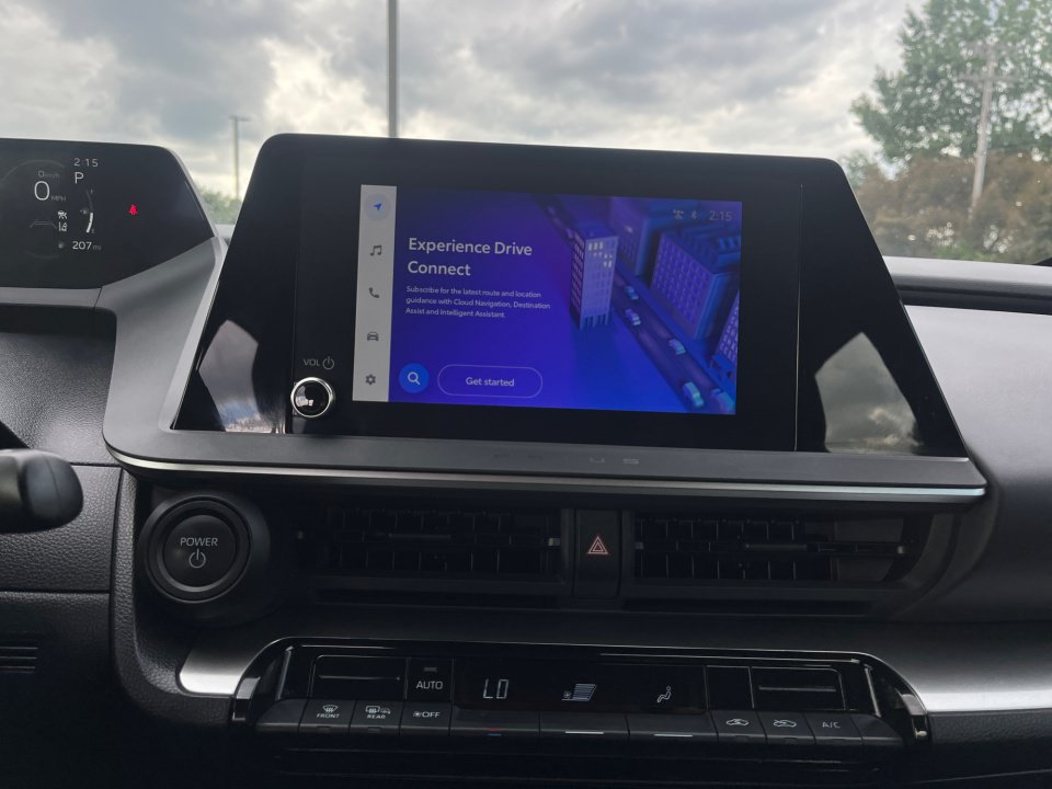 Used 2025 Toyota Prius LE FWD image 17