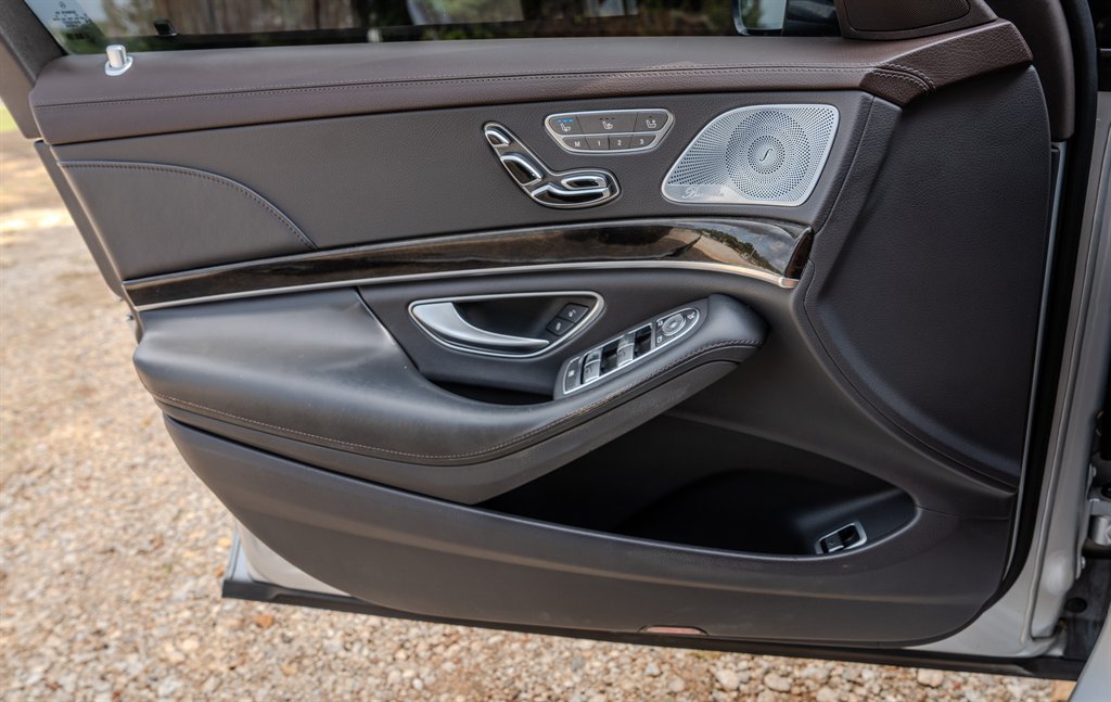 Used 2019 Mercedes-Benz S 560 Sedan w/ AMG Line Exterior image 26