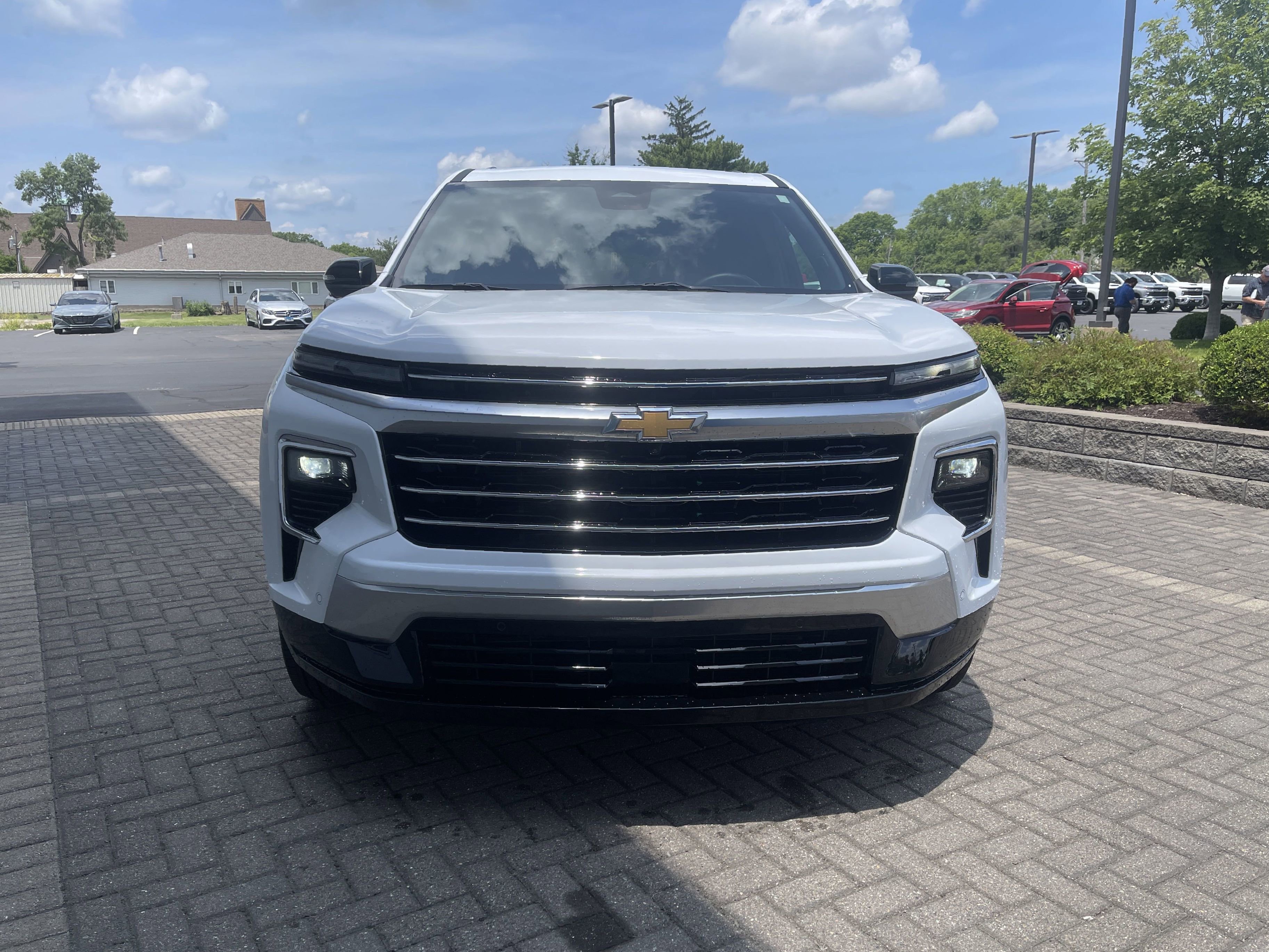 Used 2024 Chevrolet Traverse RS image 9