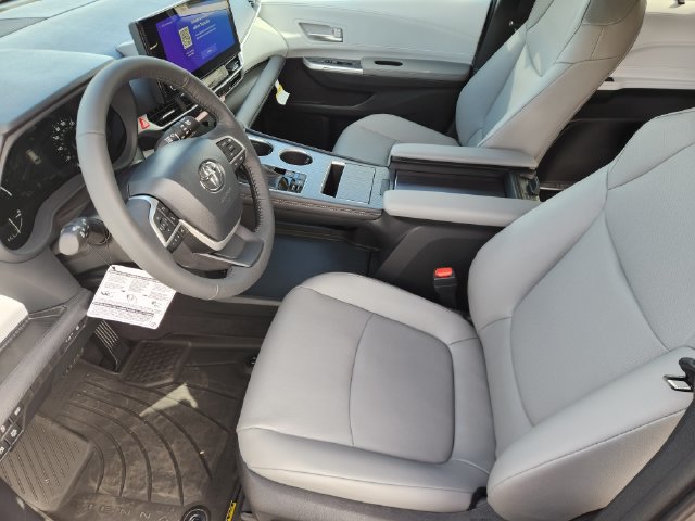 New 2026 Toyota Sienna XLE FWD image 11