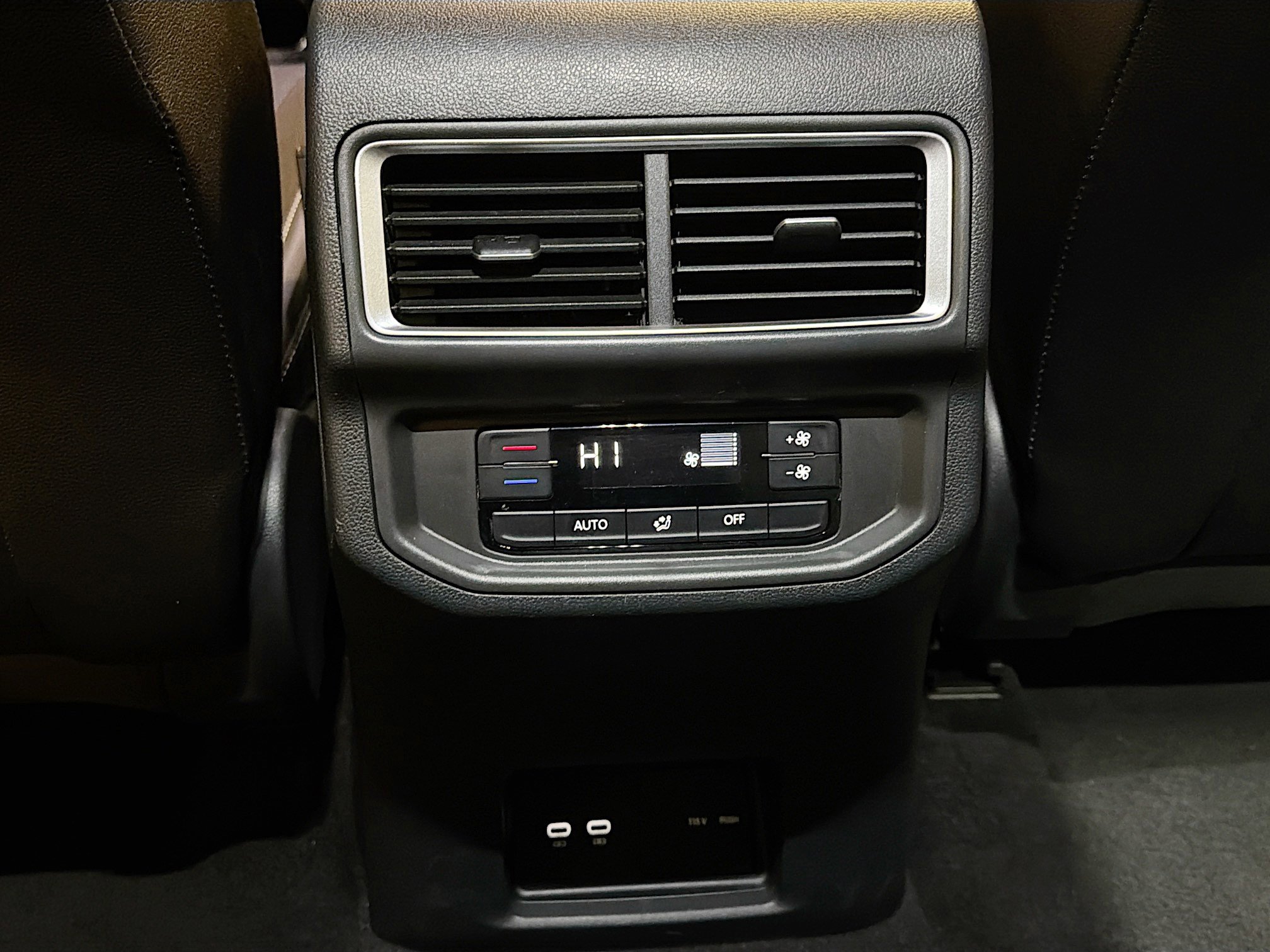 Used 2024 Volkswagen Atlas SE image 27