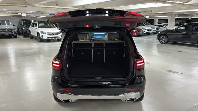 Certified 2026 Mercedes-Benz GLB 250 4MATIC image 32