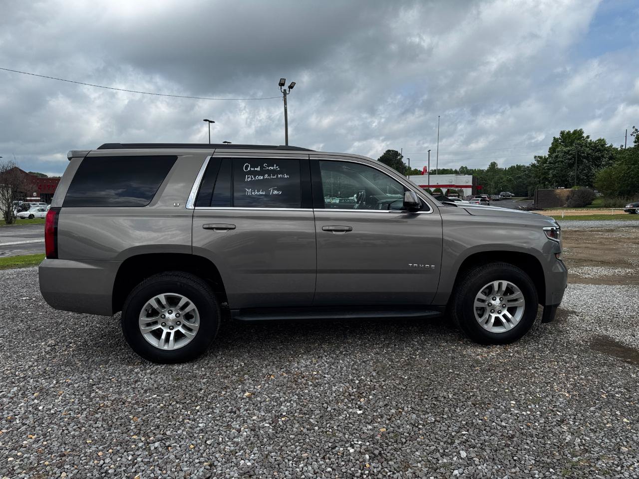 Used 2017 Chevrolet Tahoe LT RWD image 2