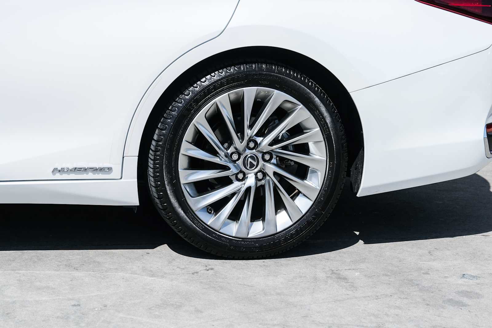 Used 2022 Lexus ES 300h Ultra Luxury w/ Accessory Package 2 FWD image 20