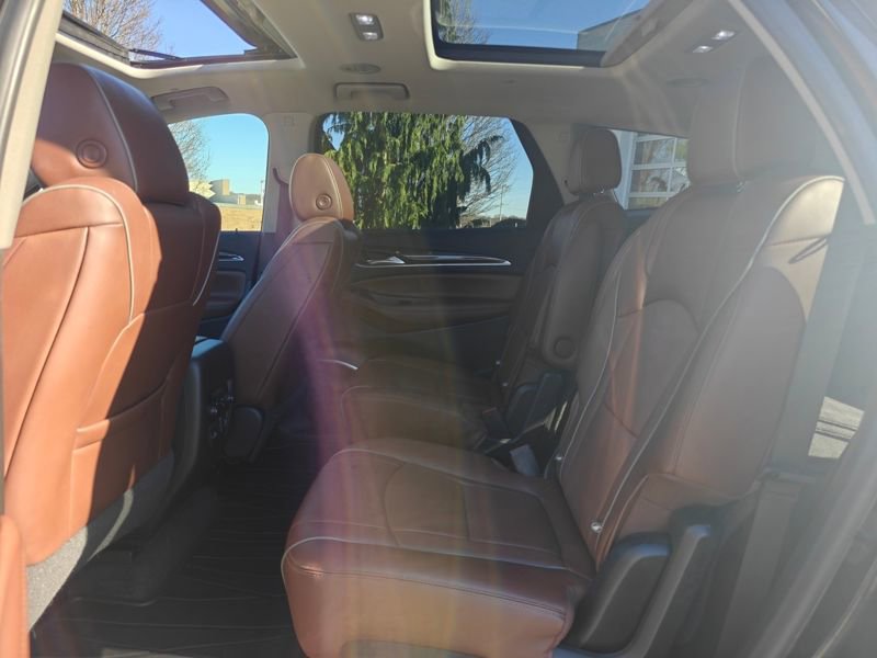 Used 2019 Buick Enclave Avenir w/ Avenir Technology Package AWD/4WD image 18