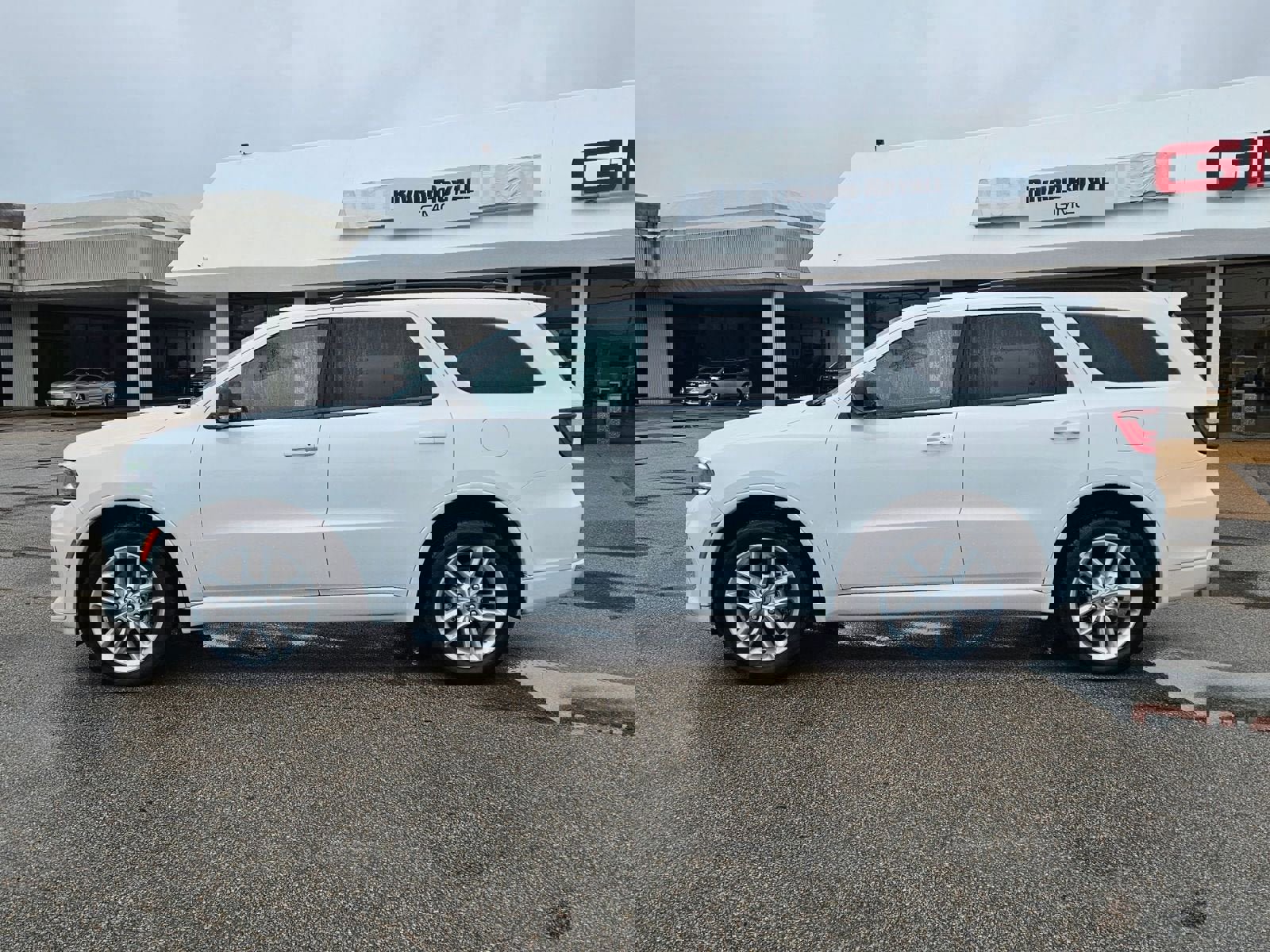 Used 2023 Dodge Durango GT image 2