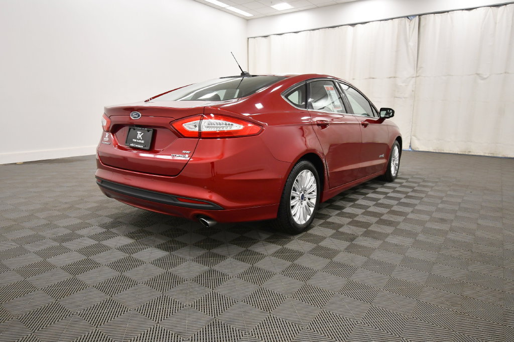 Used 2016 Ford Fusion SE FWD image 8