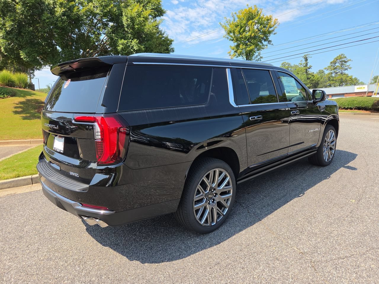 New 2026 GMC Yukon XL Denali Ultimate AWD/4WD image 8