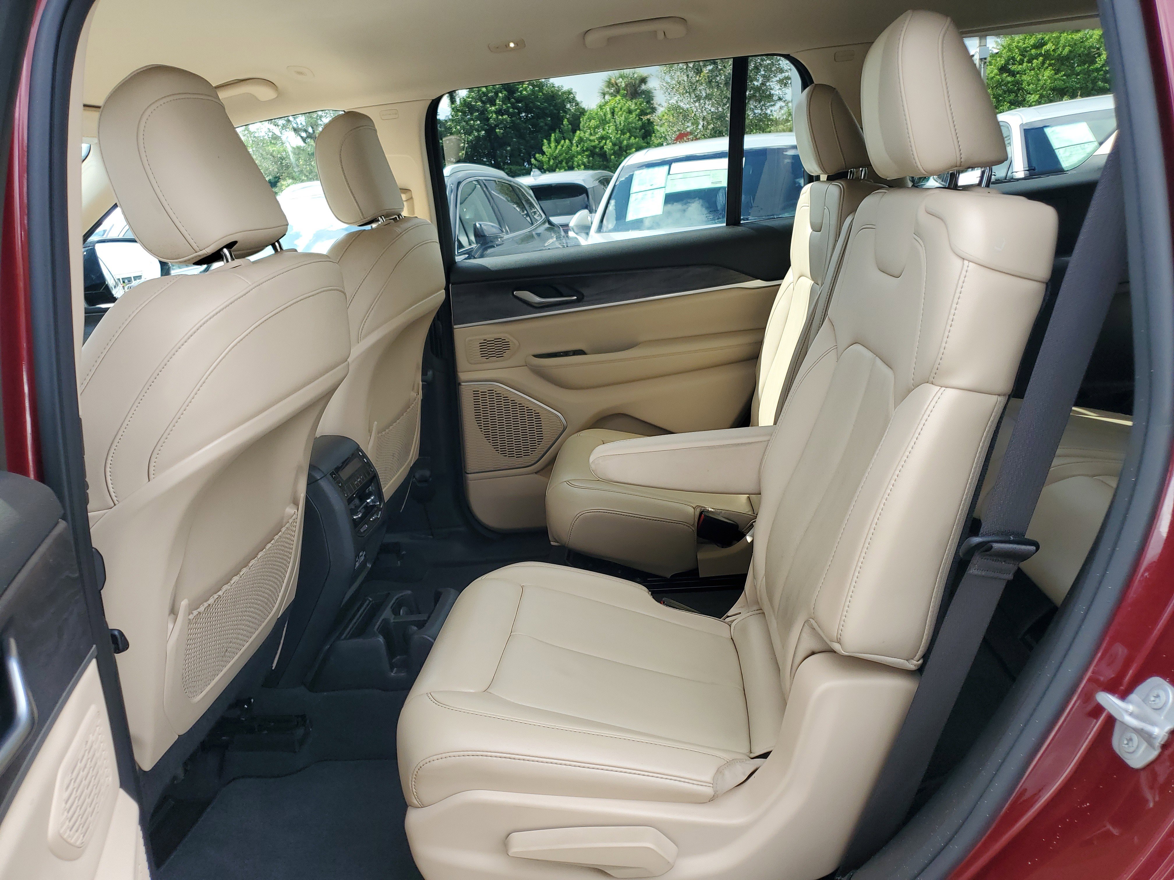 Used 2022 Jeep Grand Cherokee L Limited image 8