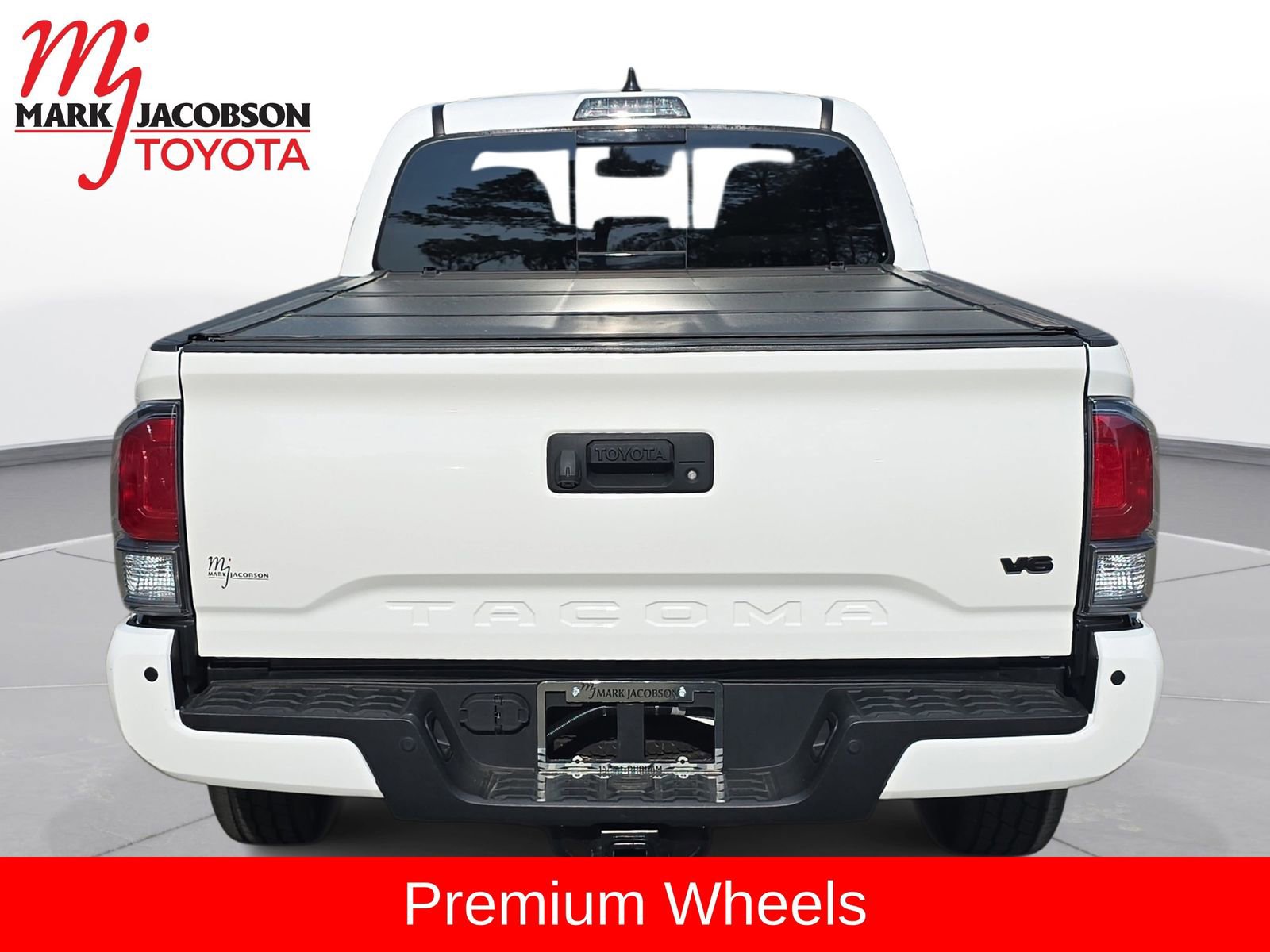 Used 2021 Toyota Tacoma TRD Sport w/ Technology Package image 10