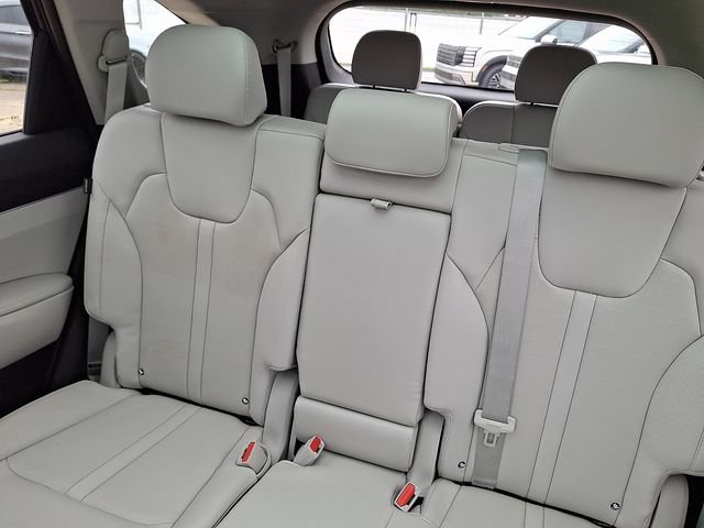 Used 2024 Kia Sorento S w/ Panoramic Sunroof Package FWD image 18