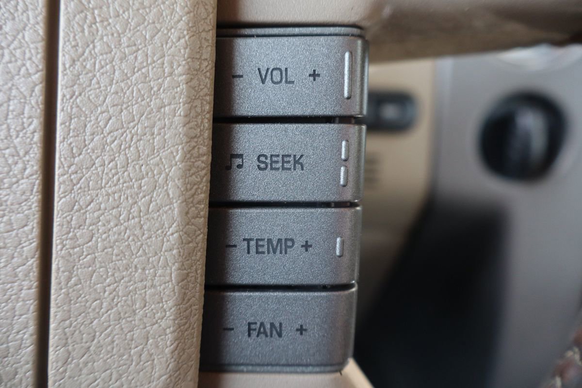 Used 2005 Ford F150 Lariat AWD/4WD image 31