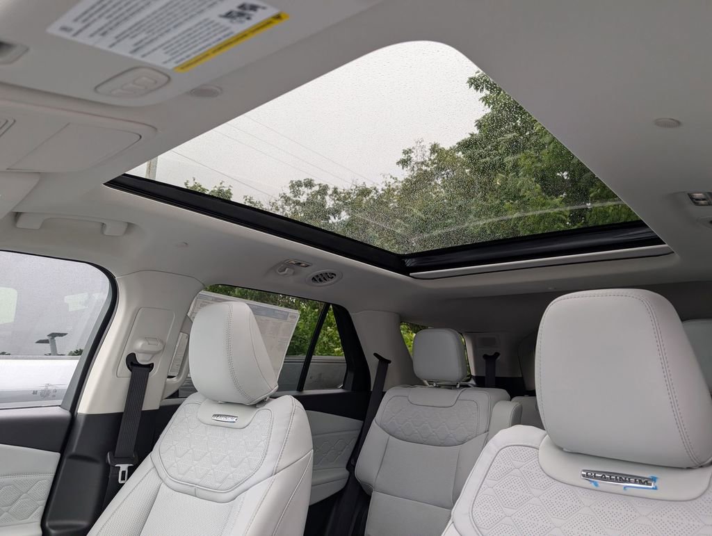 New 2026 Ford Explorer Platinum w/ LUX Leather Package AWD/4WD image 17