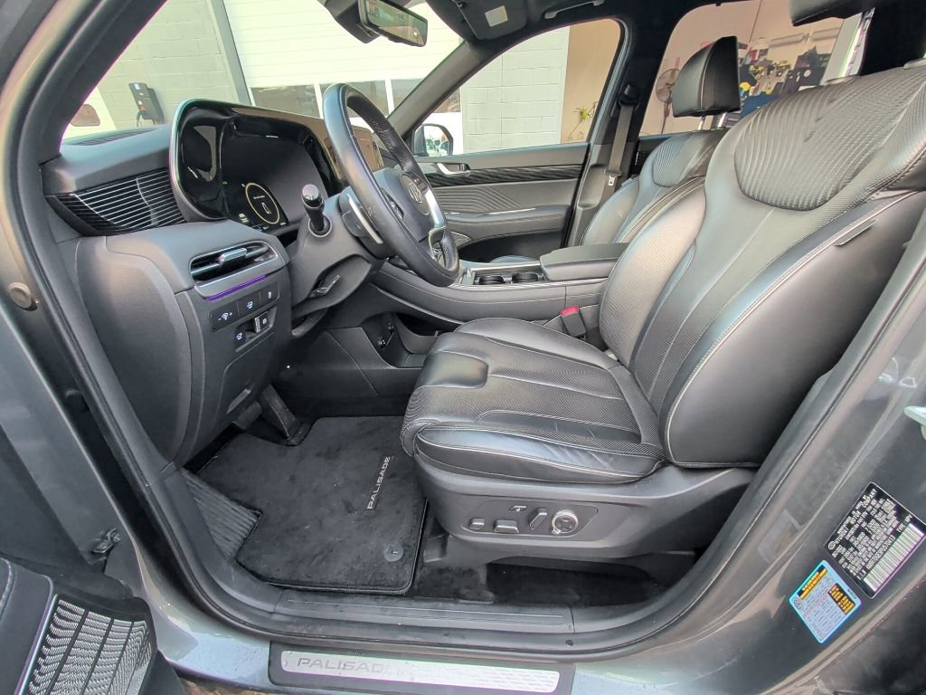 Used 2023 Hyundai Palisade Calligraphy image 10