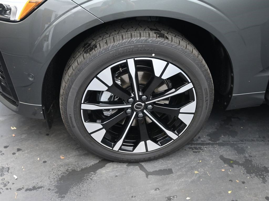 New 2026 Volvo XC60 B5 Plus w/ Climate Package image 9