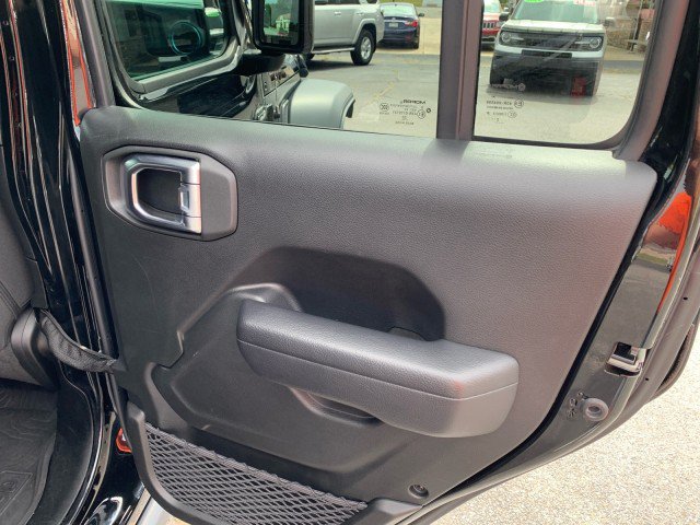 Used 2023 Jeep Wrangler Unlimited w/ Cold Weather Group AWD/4WD image 20