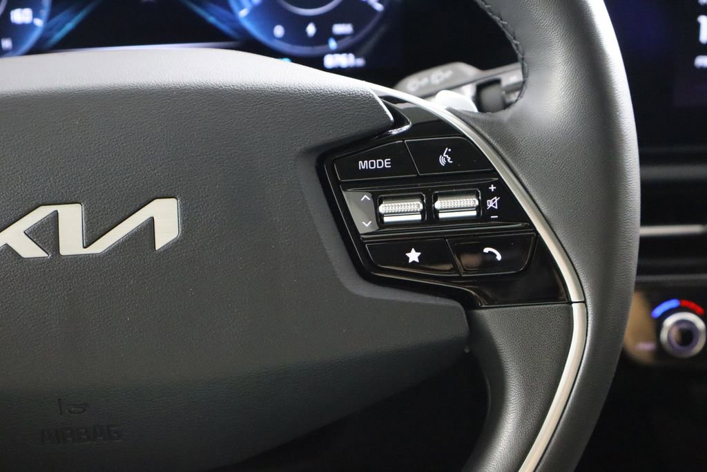 Used 2025 Kia Niro Wind w/ Wind Preserve Package FWD image 10