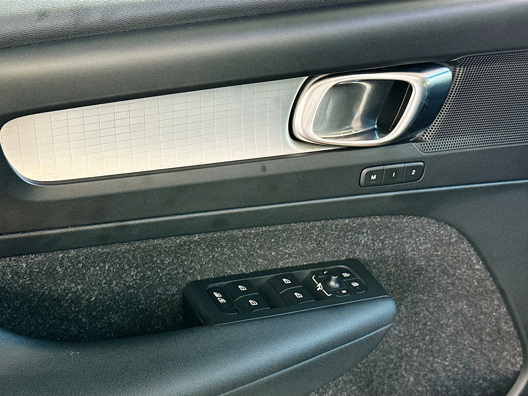 Used 2020 Volvo XC40 T5 Momentum w/ Protection Package Premier image 17