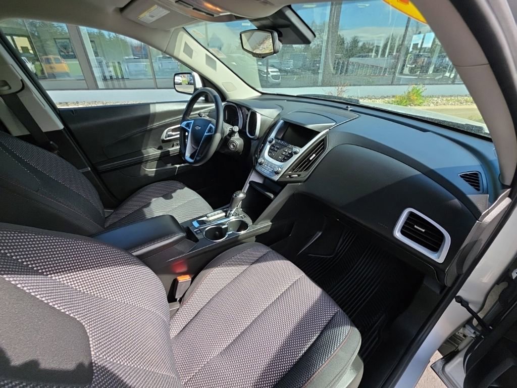 Used 2017 Chevrolet Equinox LT w/ Convenience Package FWD image 16