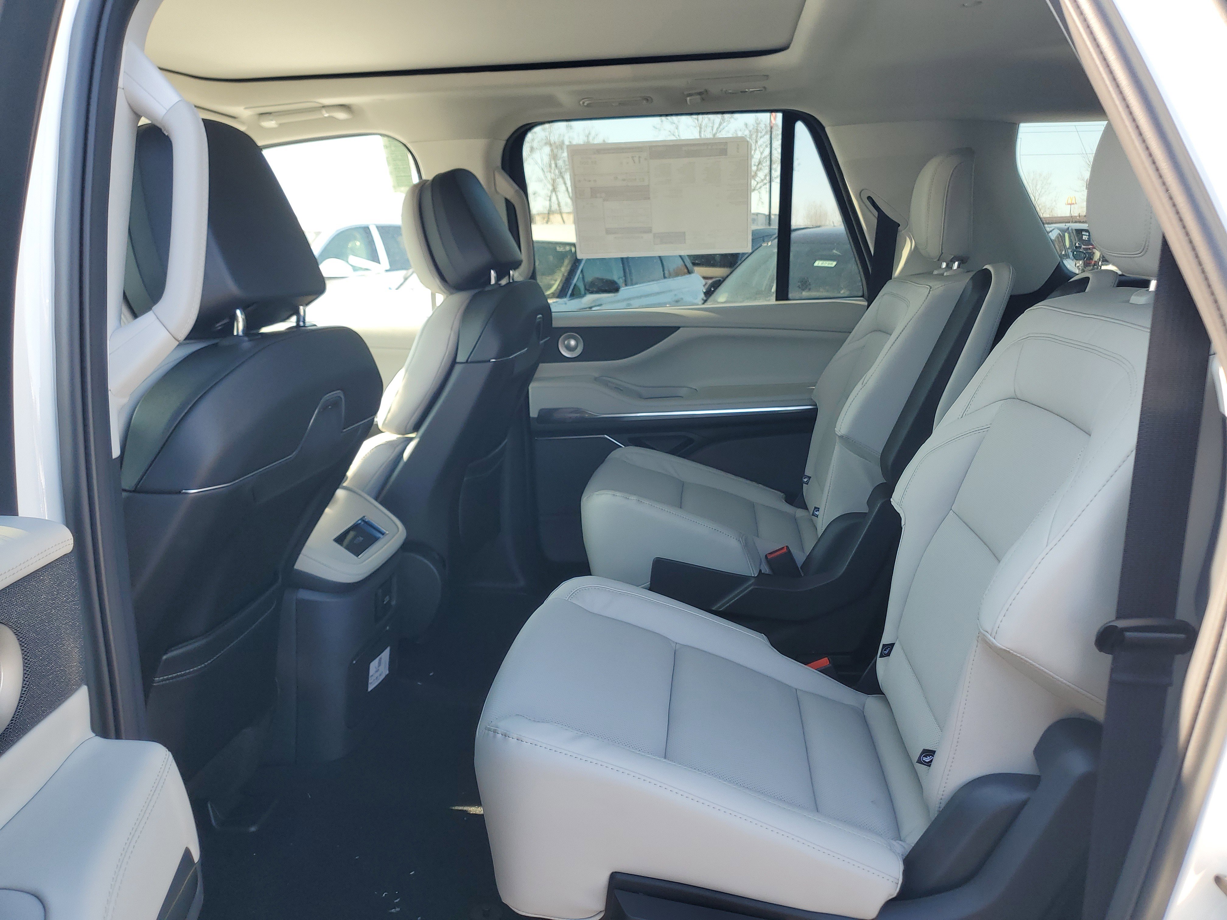 New 2026 Lincoln Navigator L Reserve image 27