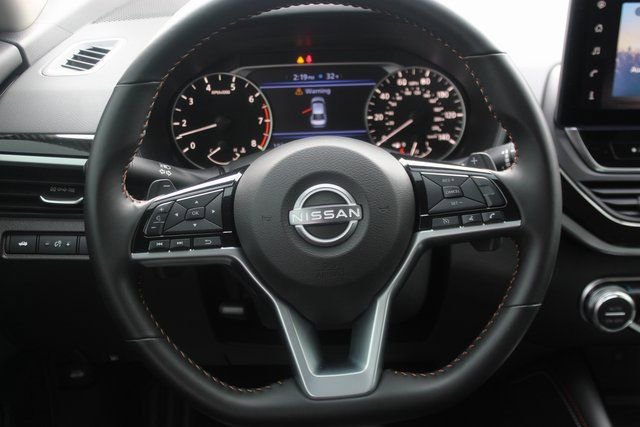 Used 2025 Nissan Altima 2.5 SR w/ SR Premium Package image 12