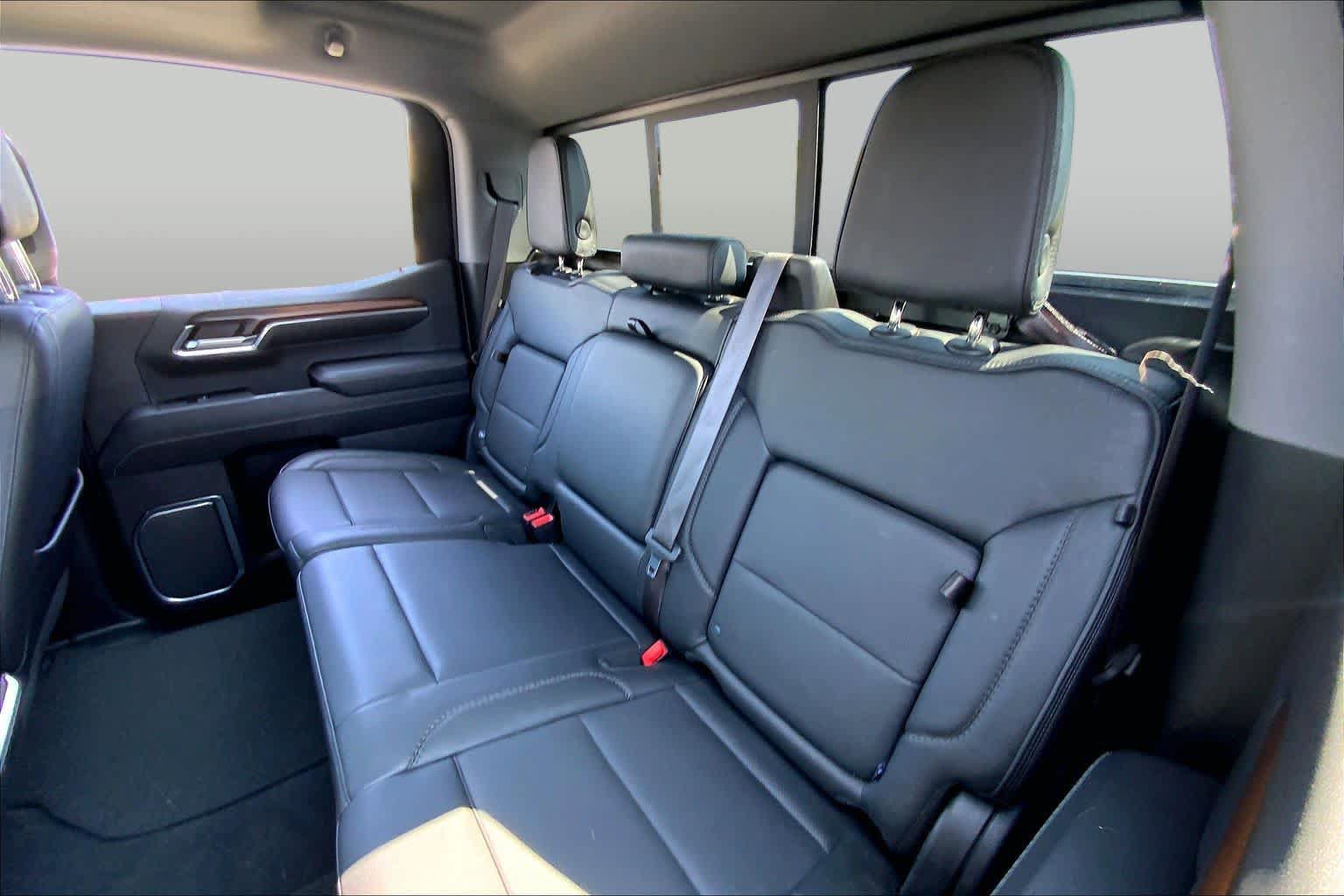 Used 2024 GMC Sierra 1500 Denali w/ Denali Reserve Package AWD/4WD image 18