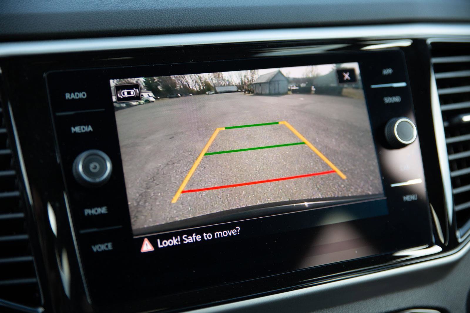 Used 2022 Volkswagen Atlas Cross Sport SE image 17