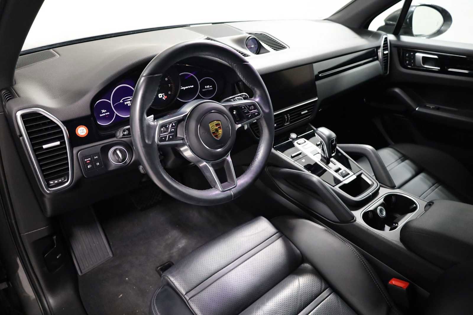 Used 2022 Porsche Cayenne image 4