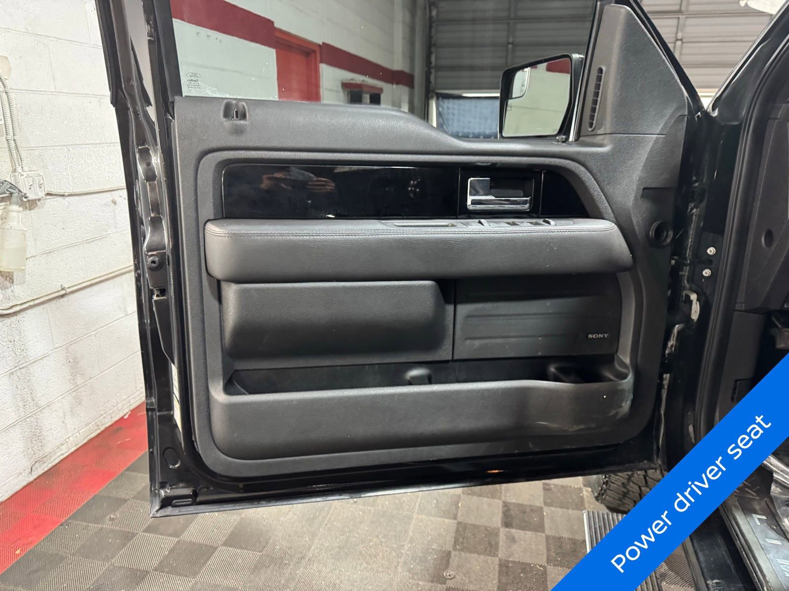 Used 2014 Ford F150 Limited image 8