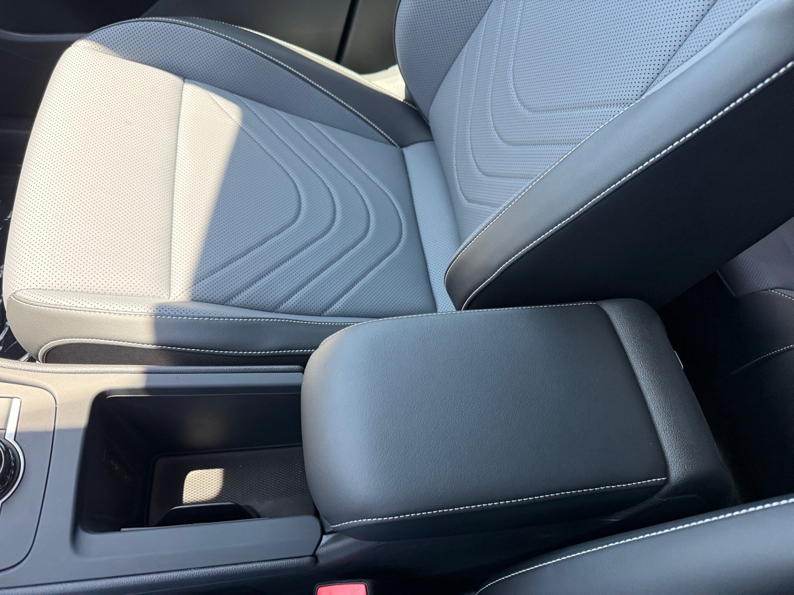New 2026 Volkswagen Tiguan SE R-Line AWD/4WD image 14