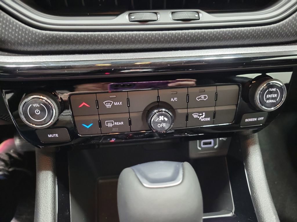 New 2026 Jeep Compass Latitude image 19