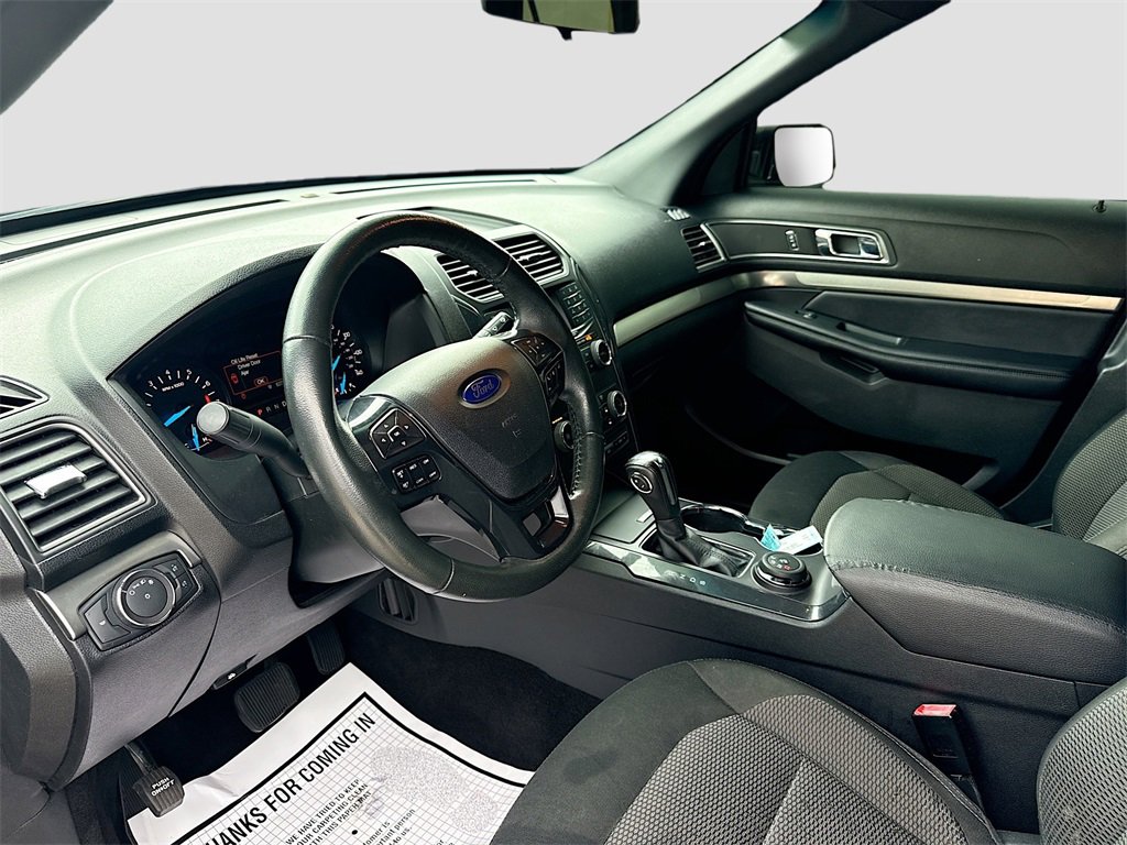 Used 2018 Ford Explorer XLT image 10