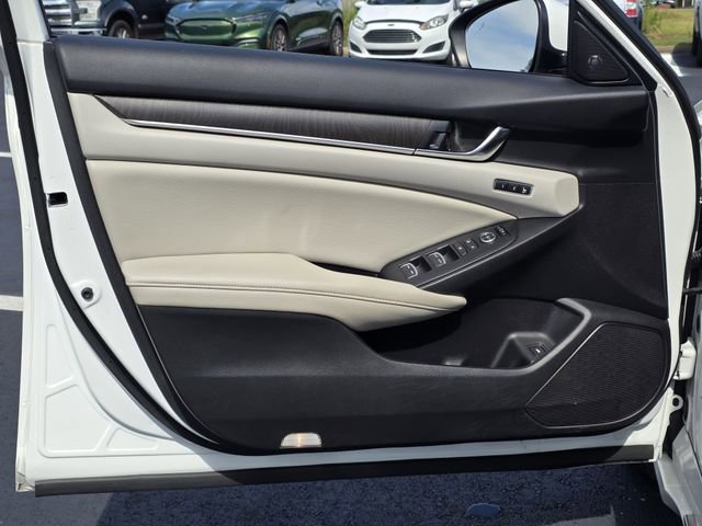 Used 2019 Honda Accord Touring image 14