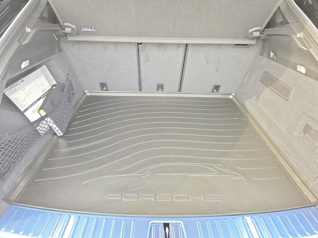 Certified 2025 Porsche Cayenne Coupe image 31