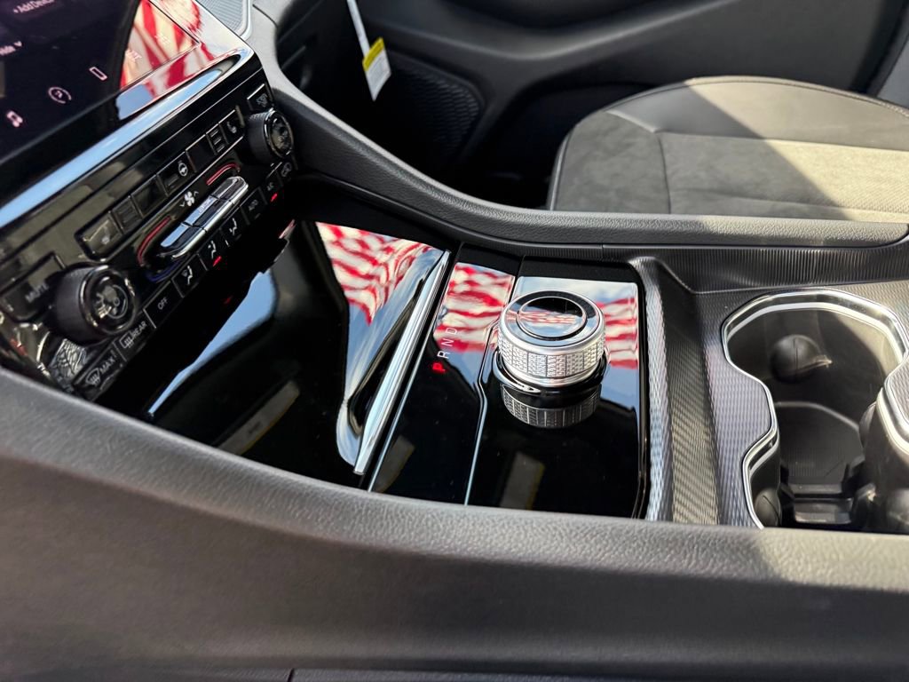 New 2025 Jeep Grand Cherokee Altitude image 24